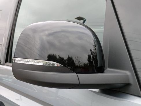 New 2025 Volkswagen ID. Buzz Pro S RWD image 11