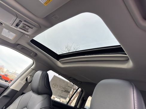 New 2026 Toyota Highlander Limited AWD/4WD image 15
