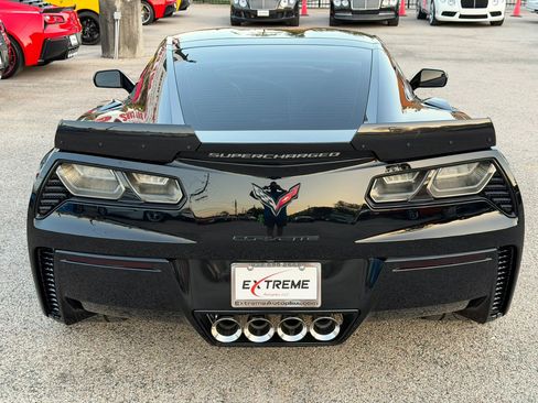 Used 2018 Chevrolet Corvette Z06 RWD image 3