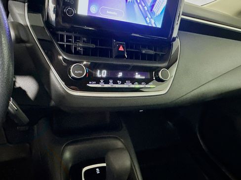 Used 2025 Toyota Corolla LE image 24