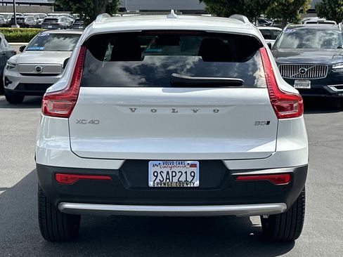 Certified 2025 Volvo XC40 B5 Ultra w/ Climate Package image 5