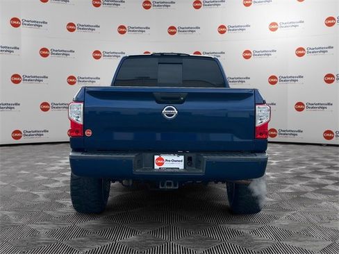Used 2017 Nissan Titan SV image 4
