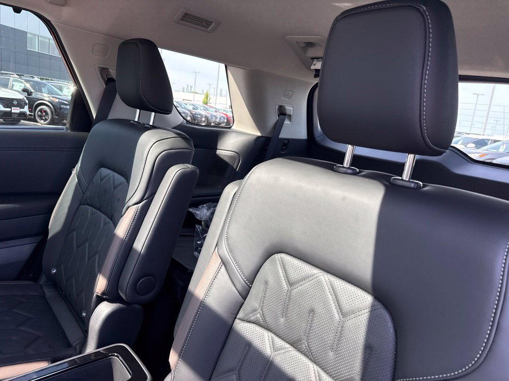 New 2026 Nissan Pathfinder Platinum AWD/4WD image 32