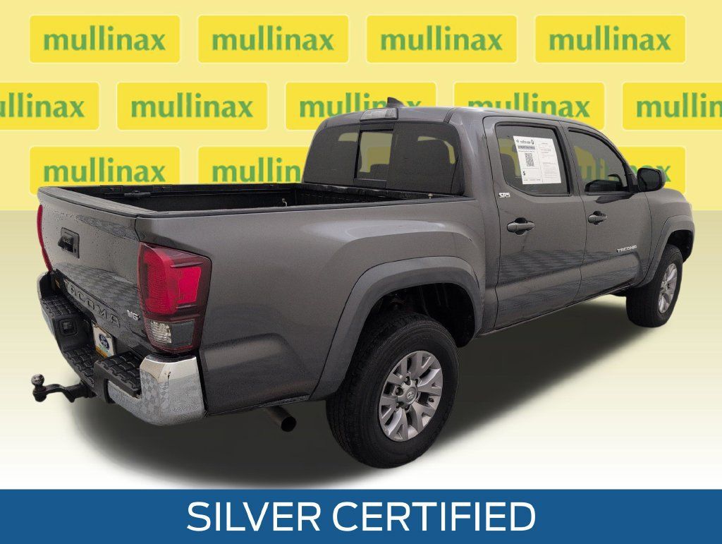Used 2018 Toyota Tacoma SR5 RWD image 3