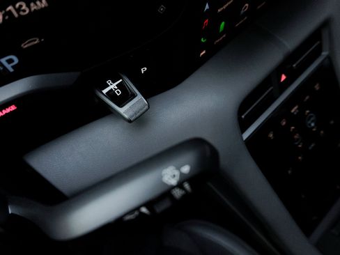 Used 2020 Porsche Taycan Turbo S image 22