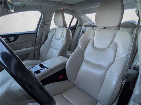 Used 2022 Volvo S60 T8 Inscription w/ Advanced Package image 5
