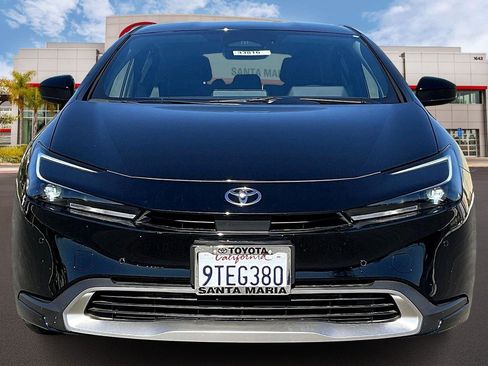 Certified 2025 Toyota Prius SE image 3