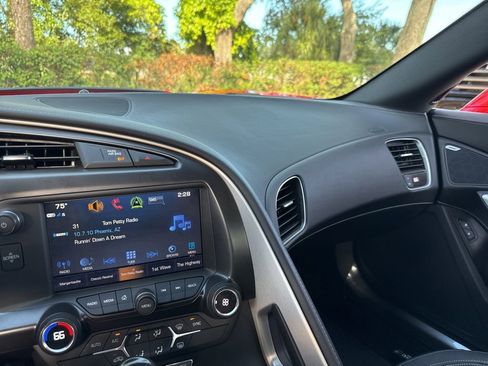 Used 2017 Chevrolet Corvette Stingray Coupe w/ 1LT image 31