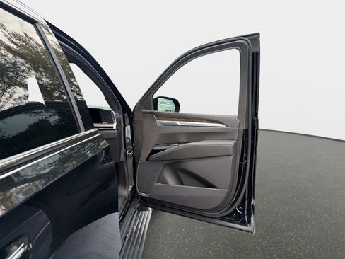 Used 2025 Cadillac Escalade Sport Platinum image 21