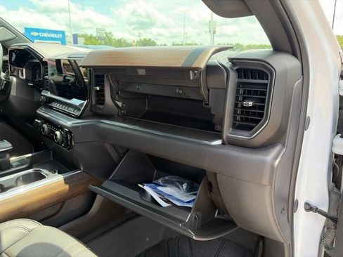 Used 2024 Chevrolet Silverado 1500 High Country w/ High Country Premium Package AWD/4WD image 56