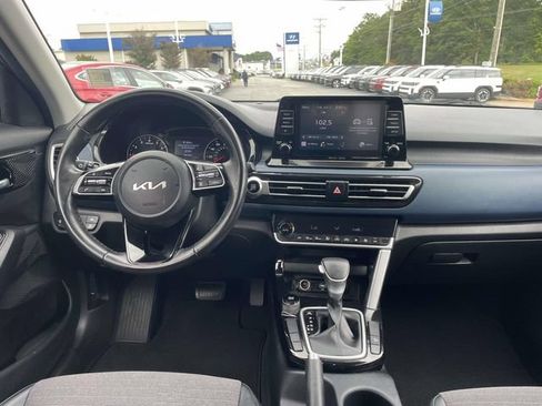 Used 2023 Kia Seltos S FWD image 14