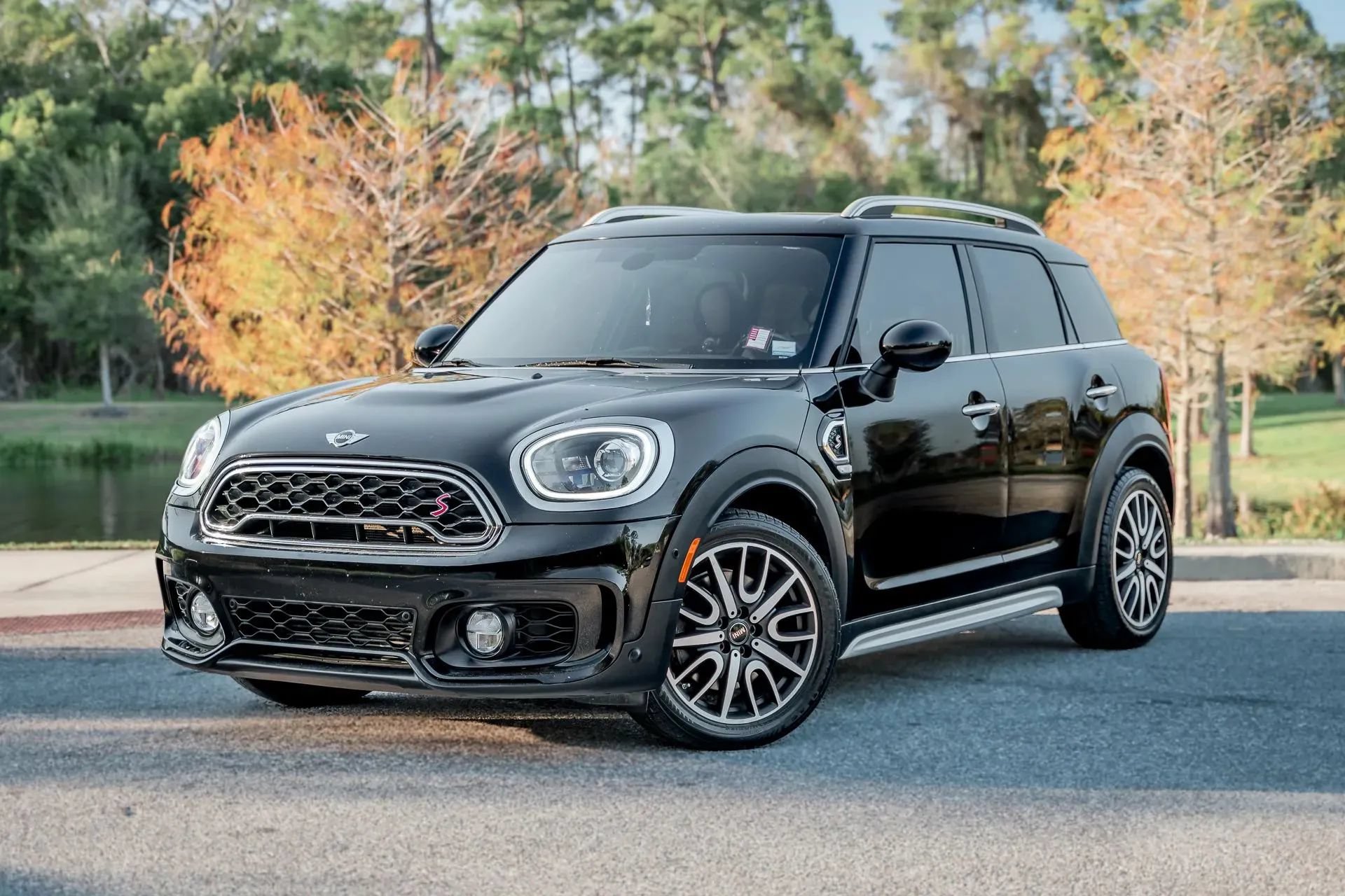Used 2017 MINI Cooper Countryman S FWD image 1