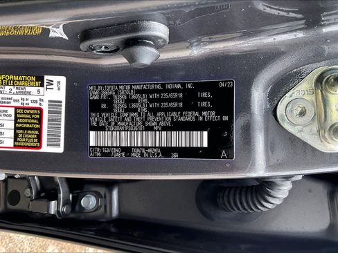 Used 2023 Toyota Highlander XLE FWD image 31