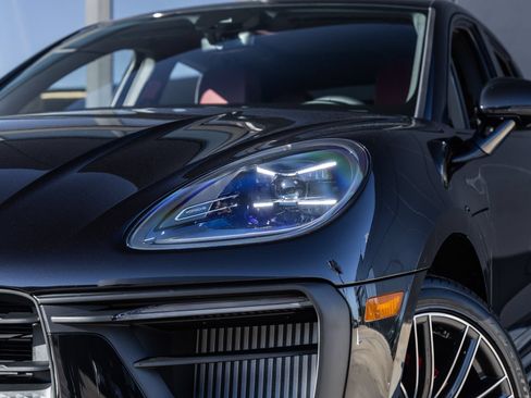 Certified 2026 Porsche Macan S AWD/4WD image 17
