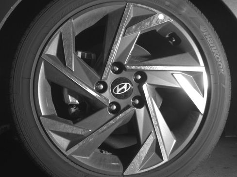 Used 2025 Hyundai Elantra SEL image 12