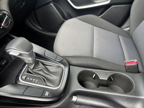 Used 2025 Kia Soul LX w/ LX Technology Package FWD image 40