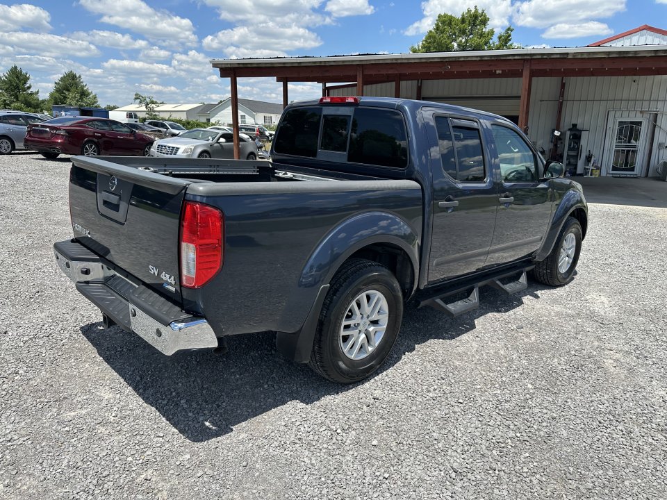 Used 2017 Nissan Frontier SV w/ SV Value Truck Package AWD/4WD image 5