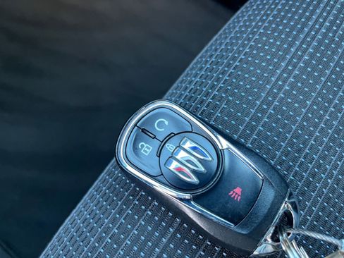 Used 2025 Buick Envista Preferred image 23