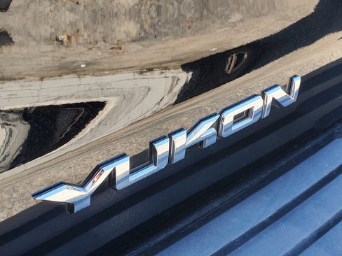 Used 2017 GMC Yukon SLE w/ Convenience Package AWD/4WD image 6