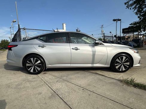 Used 2022 Nissan Altima 2.5 SV FWD image 4