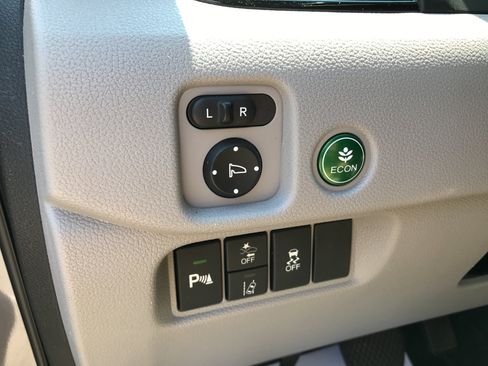 Used 2021 Honda Pilot Touring image 14