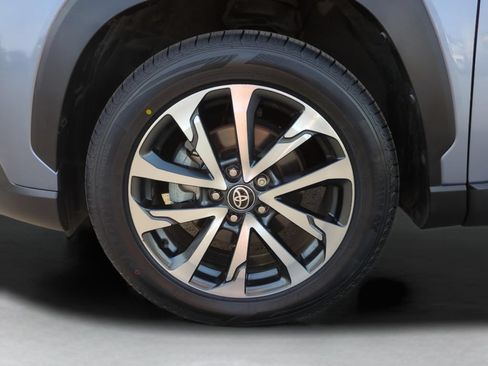 Used 2022 Toyota Corolla Cross XLE FWD image 26