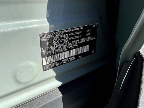 Used 2019 Toyota RAV4 XLE image 29