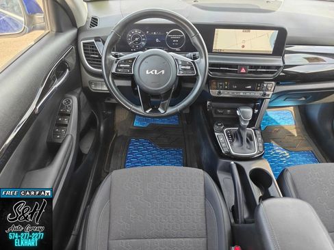 Used 2024 Kia Seltos S AWD/4WD image 4