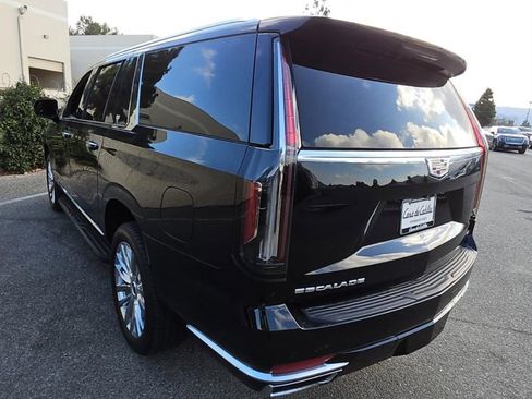 Used 2024 Cadillac Escalade ESV Premium Luxury image 8