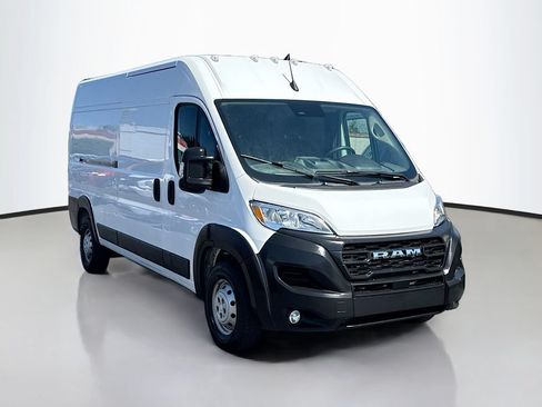 Used 2025 RAM ProMaster 2500 w/ Convenience Group FWD image 4