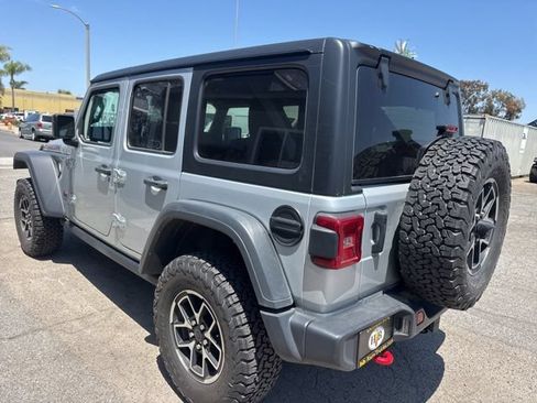 Used 2024 Jeep Wrangler Unlimited Rubicon AWD/4WD image 7