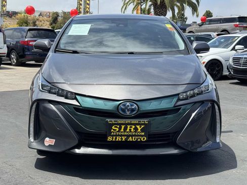 Used 2020 Toyota Prius Prime LE FWD image 5