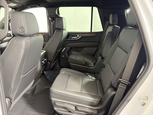 Used 2026 GMC Yukon Denali w/ LPO, Floor Liner Package AWD/4WD image 7