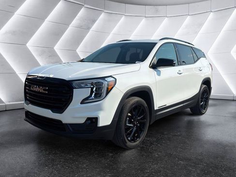 Used 2024 GMC Terrain SLT w/ Elevation Edition AWD/4WD image 3