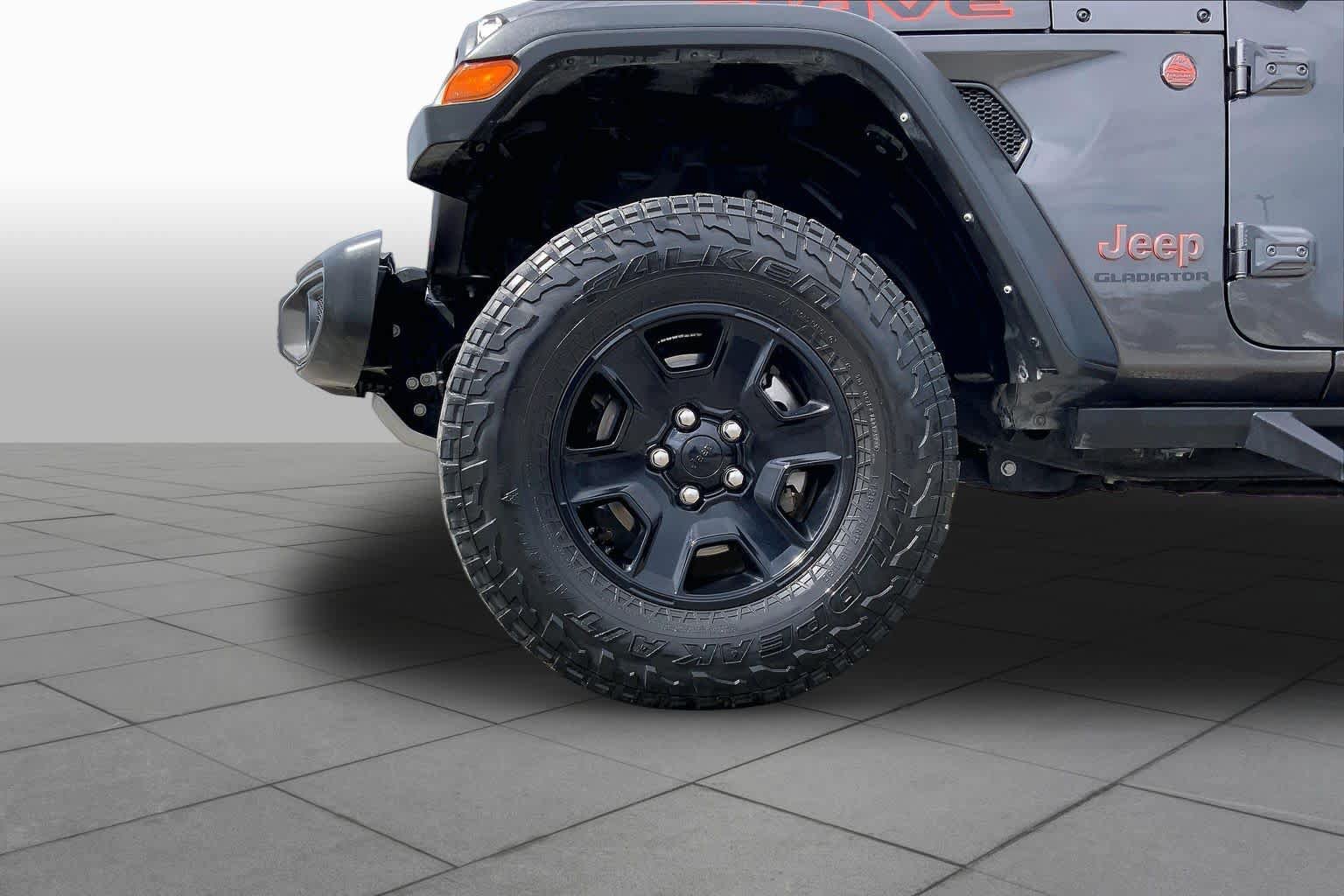 Used 2022 Jeep Gladiator Mojave w/ Dual Top Group AWD/4WD image 11