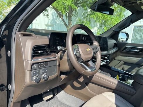Certified 2025 Chevrolet Tahoe LT w/ Comfort Package AWD/4WD image 10