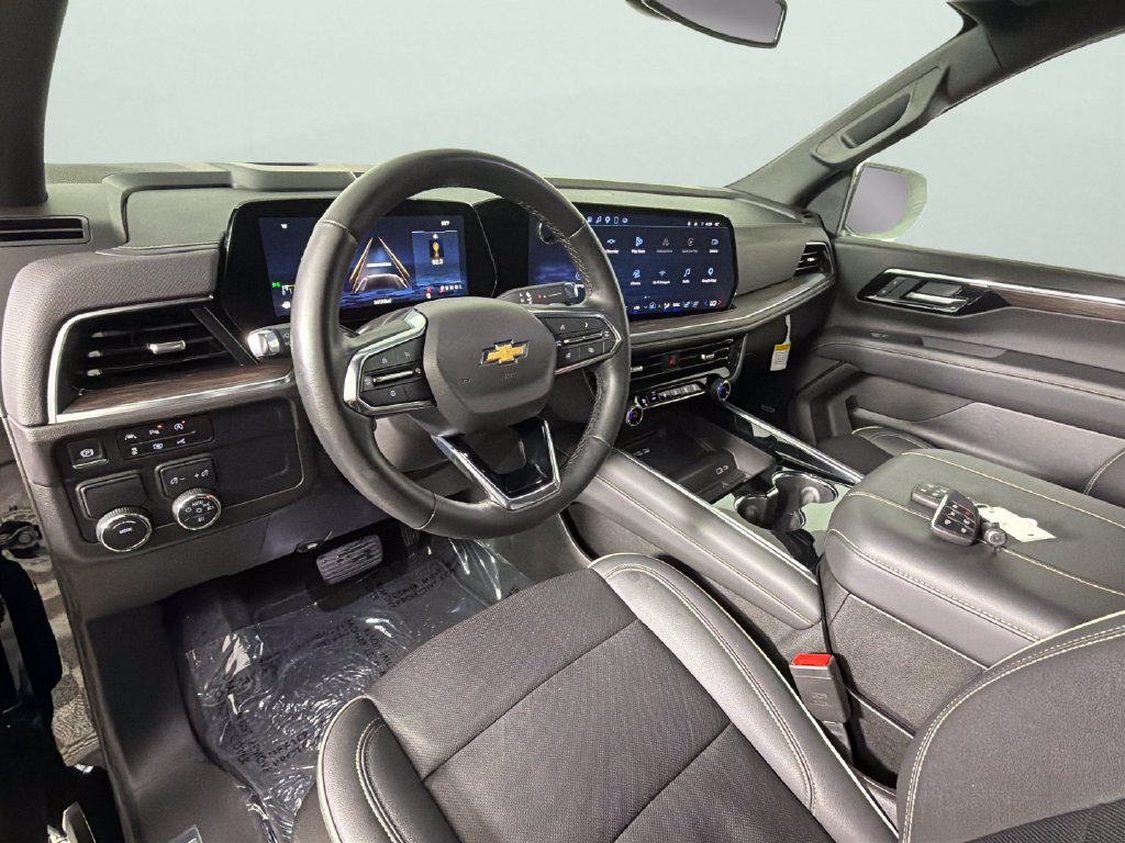 Certified 2025 Chevrolet Suburban Premier RWD image 18