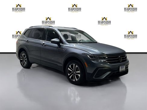 Used 2022 Volkswagen Tiguan S image 3
