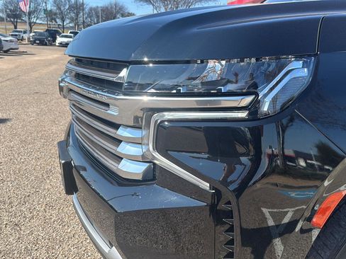 Used 2024 Chevrolet Tahoe High Country w/ Advanced Technology Package image 9