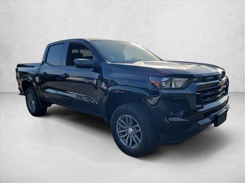 Used 2024 Chevrolet Colorado LT w/ LT Convenience Package RWD image 3
