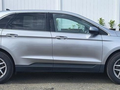 Used 2022 Ford Edge SEL image 6