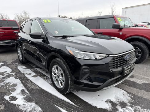 Used 2023 Ford Escape Active image 31