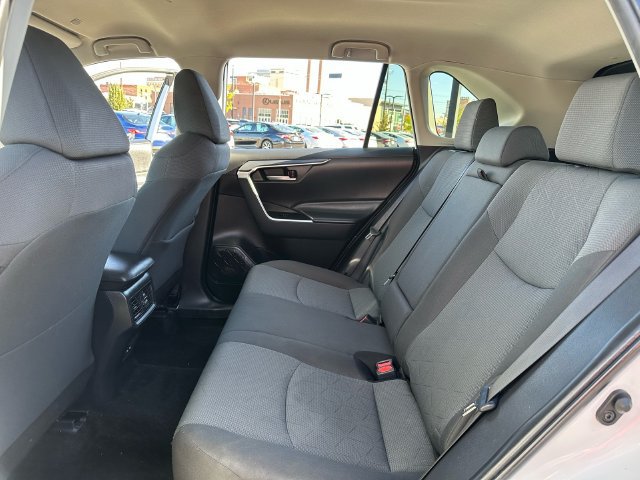 Used 2025 Toyota RAV4 XLE AWD/4WD image 25