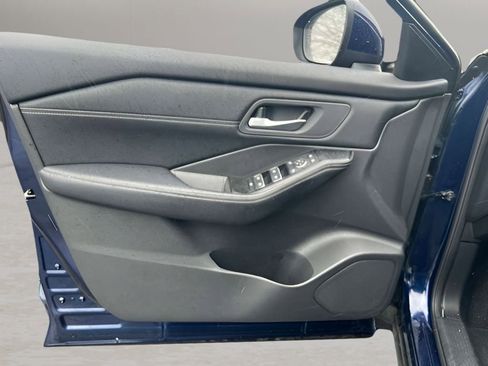 Used 2025 Nissan Rogue SL image 12