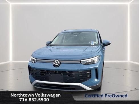 Used 2026 Volkswagen Tiguan SE AWD/4WD image 3
