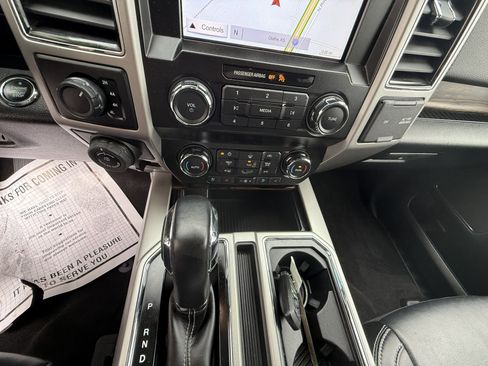 Used 2019 Ford F150 Lariat image 12