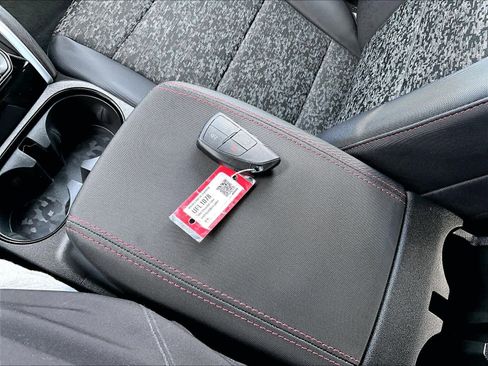 Used 2024 Chevrolet Colorado Z71 image 31