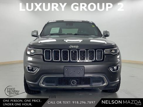 Used 2017 Jeep Grand Cherokee Limited w/ Luxury Group II image 2