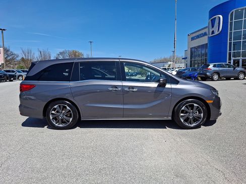 Used 2024 Honda Odyssey Elite image 7