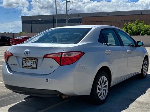 Used 2017 Toyota Corolla LE FWD image 5